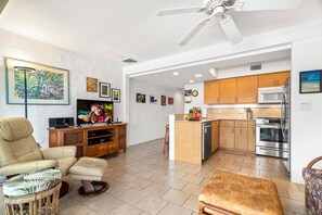 Condo, 1 Queen Bed, Lanai, Partial Ocean View (Casa de Emdeko 315) | Private kitchen | Dining tables