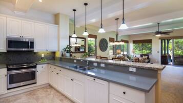 House, Multiple Beds, Lanai, Golf View (Kulalani at Mauna Lani 802) | Private kitchen | Dining tables