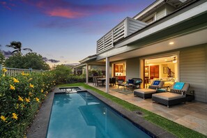 Outdoor pool, sun loungers - Private Plunge Pool - Central AC - Vrkcv (Kailua-Kona)