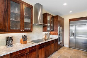House, Multiple Beds, Private Pool, Ocean View (Holua Kai 11) | Private kitchen | Coffee/tea maker