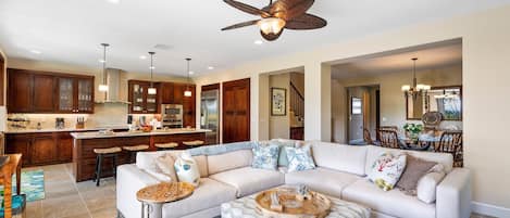 House, Multiple Beds, Private Pool, Ocean View (Holua Kai 11) | Living area | 42-inch flat-screen TV with digital channels