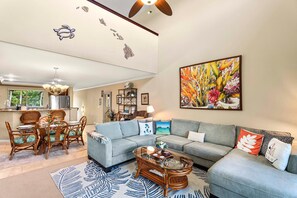 Condo, Multiple Beds, Lanai, Ocean View (Golf Villas at Mauna Lani H22) | Living area
