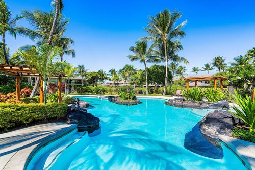 Ocean & Mountain Views - 2BR With Loft, 4 Beds - Relax in Luxury - Vrkcv