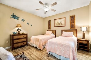 公寓客房, 多張床, 夏威夷式陽台, 高球場景觀 (Waikoloa Beach Villas O3) | 2 間臥室、獨特裝潢、布置獨特、床單