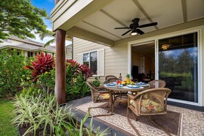 公寓式客房, 多张床, 外廊, 高尔夫景观 (Waikoloa Beach Villas O3) | 室外用餐