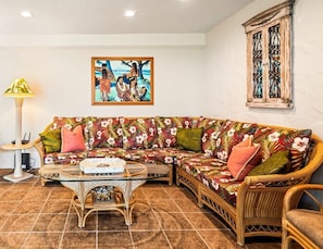 Condo, Multiple Beds, Lanai, Ocean View (Casa de Emdeko 136) | Living area