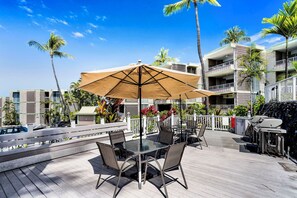 Condo, 1 Queen Bed, Lanai, Partial Ocean View (Alii Villas 319) | Outdoor dining