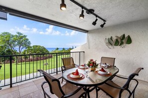 Condo, varias camas, lanai, vista al océano (Country Club Villas 304) | Vista desde la habitación