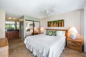 Condo, varias camas, lanai, vista al océano (Country Club Villas 304) | 2 habitaciones, decoración personalizada y muebles diferentes 