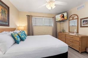 Condo, 1 Queen Bed with Sofa bed, Lanai, Partial Ocean View (Casa de Emdeko 212)