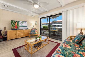 Condo, 1 Queen Bed with Sofa bed, Lanai, Partial Ocean View (Casa de Emdeko 212) | Living area