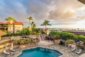 Outdoor pool - Cozy Hawaiian Unit! - Great Ocean View - Sleeps 4+ - Vrkcv (Kailua-Kona)