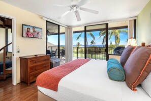 コンドミニアム ベッド (複数台) ラナイ オーシャンビュー (Country Club Villas 324) | 2 室のベッドルーム、客室ごとに異なる装飾、客室ごとに異なるインテリア、ベッドシーツ