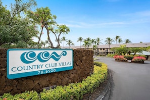 Exterior detail - Great Ocean & Golf Views - 2 Bedrooms + Loft - Private Outdoor Patio - Vrkcv (Kailua-Kona)