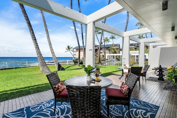 Outdoor dining - Ocean Front Villa - Central AC- Vrkcv (Kailua-Kona)