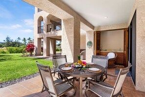 Condo, Multiple Beds, Lanai, Garden View (The Shores at Waikoloa 102) | Outdoor dining