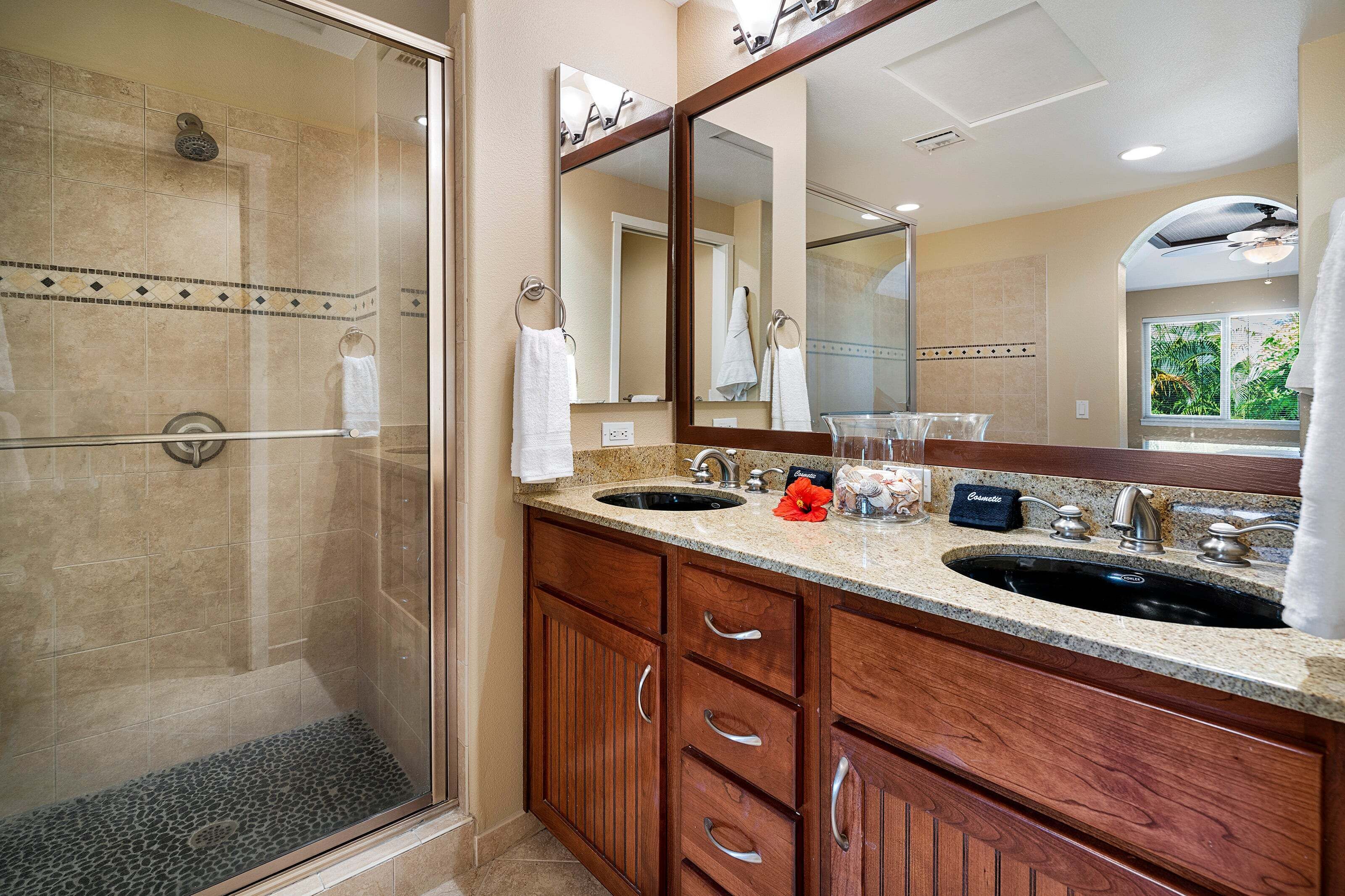 Condo, Multiple Beds, Lanai, Garden View (Palm Villas at Mauna Lani I23) | Bathroom | Towels