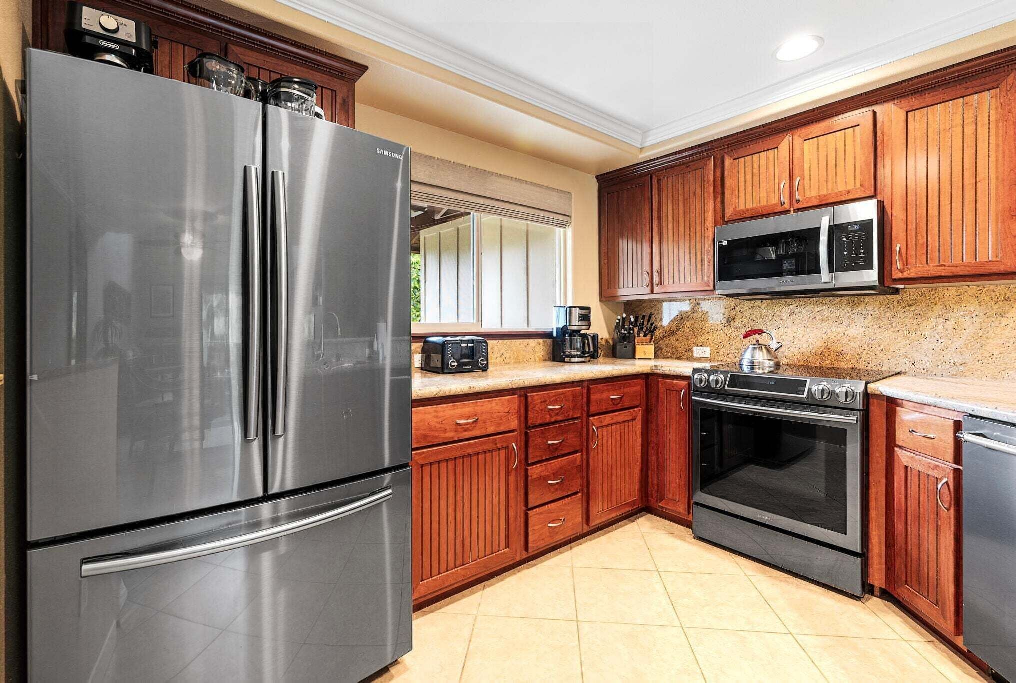 Condo, Multiple Beds, Lanai, Garden View (Palm Villas at Mauna Lani I23) | Private kitchen | Fridge, microwave, oven, stovetop