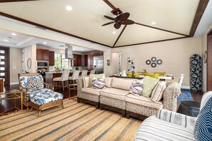 House, Multiple Beds, Private Pool, Pool View (Holua Kai 31) | Living area