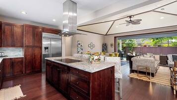 House, Multiple Beds, Private Pool, Pool View (Holua Kai 31) | Interior