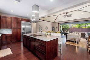 House, Multiple Beds, Private Pool, Pool View (Holua Kai 31) | Interior