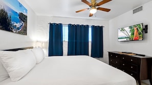 Condo, 1 King Bed with Sofa bed, Lanai, Garden View (Casa de Emdeko 121)