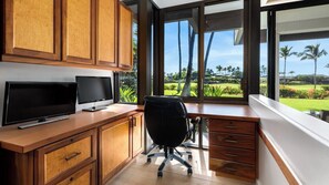 คอนโด, หลายเตียง, ระเบียง, วิวทะเล (Mauna Lani Point F106) | ภายใน