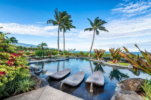Pool - 3 Bedroom Condo with Lanai, Grill, and Access to Recreational Facilities (Waikoloa)