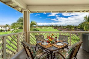 Appartamento, letti multipli, lanai, vista montagna (Fairway Villas Waikoloa A31) | Ristorazione all'aperto