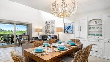 Condo, varias camas, balcón, vista a la montaña (Palm Villas at Mauna Lani H23) | 2 habitaciones, decoración personalizada y muebles diferentes