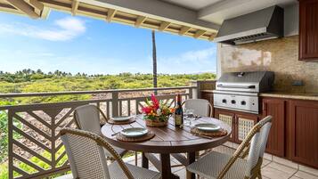 Condo, Multiple Beds, Balcony, Mountain View (Palm Villas at Mauna Lani H23) | Outdoor dining