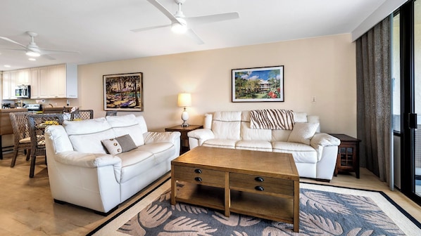 Condo, Multiple Beds, Lanai, Ocean View (Country Club Villas 220) | Living area