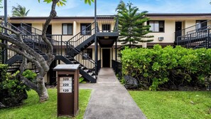 Exterior - No Stairs - AC - Fantastic Ocean & Golf Course Views! -vrkcv (Kailua-Kona)