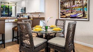 Condo, Plusieurs lits, lanai, vue sur lâocĂ©an (Country Club Villas 220) | 2 chambres, dĂ©cor unique, ameublement unique, literie fournie