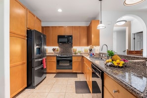 Townhome, Multiple Beds, Lanai, Golf View (Waikoloa Colony Villas 105) | Private kitchen | Dining tables