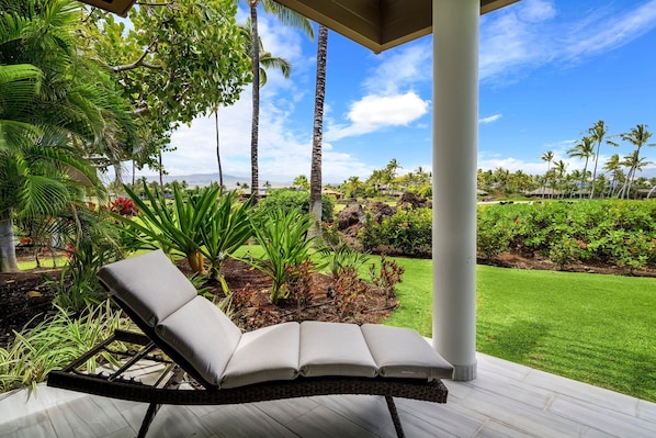Appart'hôtel, 1 très grand lit, balcon, vue montagne (Mauna Lani Point H107) | Vue de la chambre