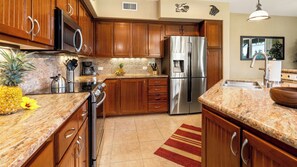 Townhome, Multiple Beds, Lanai, Mountain View (Waikoloa Beach Villas I4) | Private kitchen