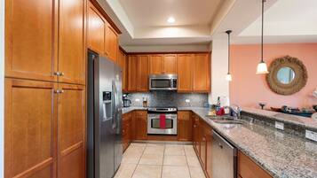 Townhome, Multiple Beds, Lanai, Golf View (Mauna Lani Fairways 1104) | Private kitchen | Dining tables
