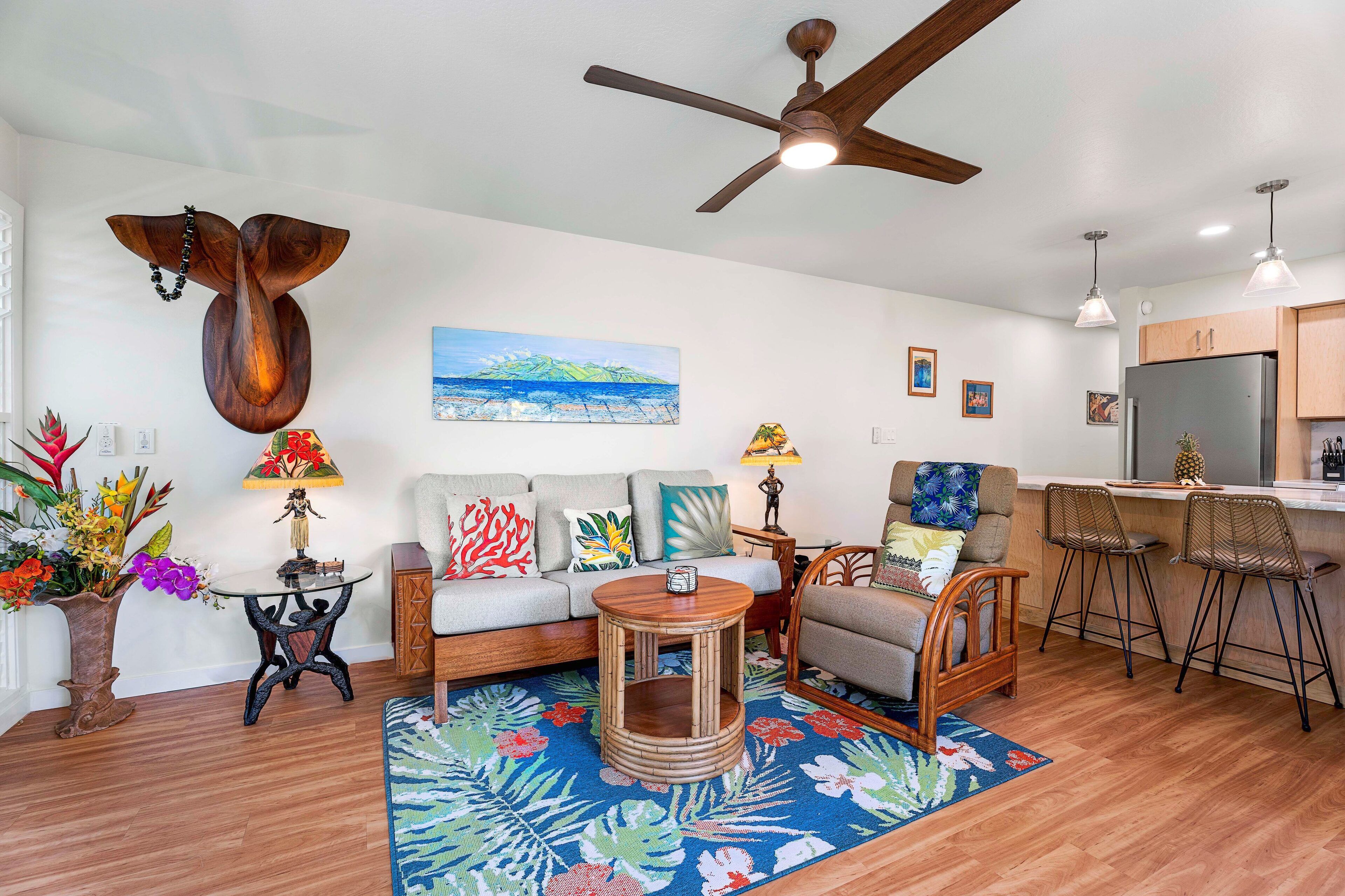 Condo, 1 King Bed, Lanai, Partial Ocean View (Kona Riviera Villas 106) | Living area