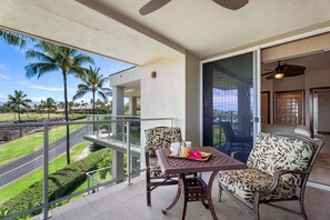 شقة - عدة أسرّة - بمطبخ - بمنظر للمحيط (Vista Waikoloa A303) | تناول الطعام بالخارج