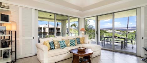 Condo, Multiple Beds, Lanai, Mountain View (Vista Waikoloa D303) | Living area | 42-inch flat-screen TV with digital channels
