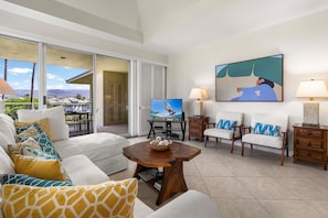 Condo, Multiple Beds, Lanai, Mountain View (Vista Waikoloa D303) | Living area