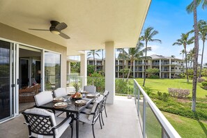 Apartment, Mehrere Betten, Veranda, eingeschränkter Meerblick (Vista Waikoloa D204) | Speisen im Freien