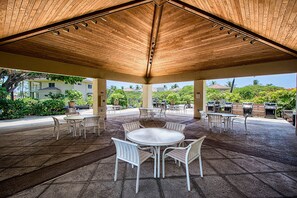 Condo, Multiple Beds, Lanai, Partial Ocean View (Vista Waikoloa D204) | Outdoor dining