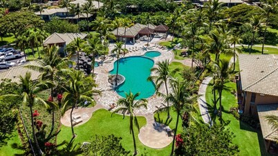 Walk to Restaurants/shopping - Excellent Golf Course Views - Private Beach Access - Vrkcv