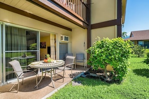 Condo, 1 King Bed with Sofa bed, Lanai, Garden View (Kona Isle B5) | Outdoor dining