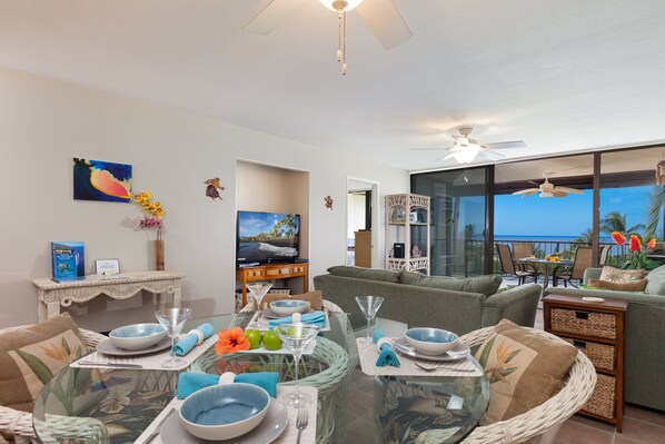 Condo, várias camas, varanda coberta, vista para o oceano (Country Club Villas 219) | 2 quartos, individualmente decorados, individualmente mobiliados