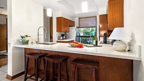 Condo, Multiple Beds, Lanai, Ground Floor (The Shores at Waikoloa 126) | Private kitchen