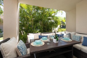 Casa adosada, varias camas, lanai, vistas al jardín (Waikoloa Colony Villas 1906) | Vistas desde la habitación