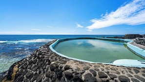 Beach nearby - Concierge Included - AC - Completely Updated- Vrkcv (Kailua-Kona)